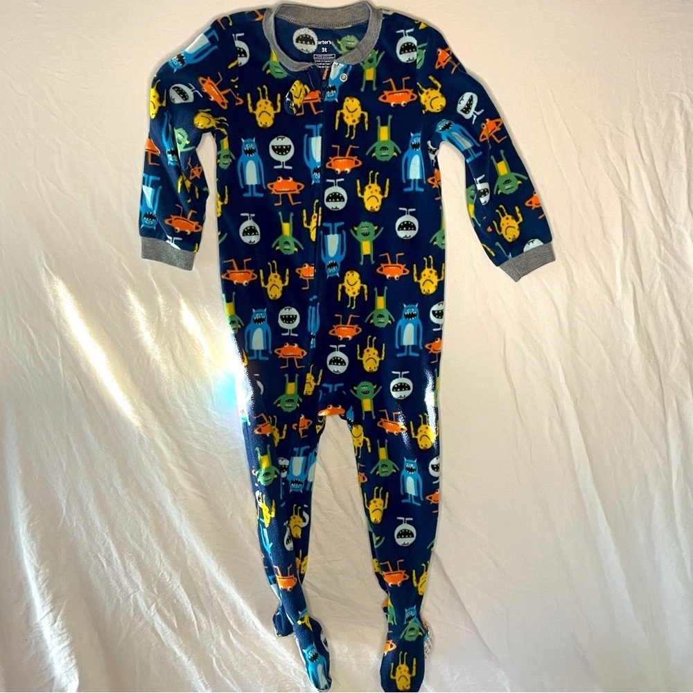 Carter’s 3T Fleece Footed Winter Monster Pajamas Grippy Feet Zipper PRELOVED